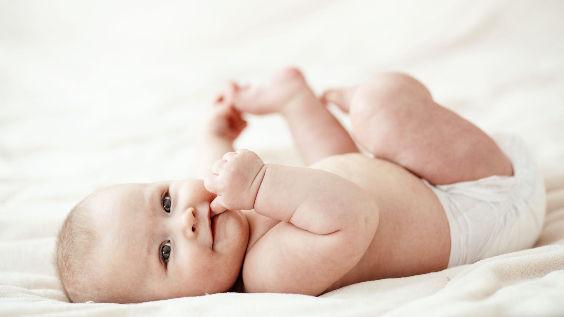 How Silk Crib Sheets Help Cradle Cap, Bald Spots and Baby Eczema