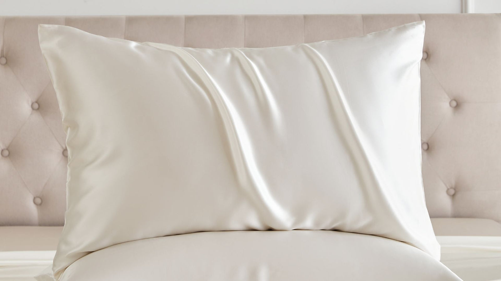 Silk Sheets & Silk Bedding: What Does Silk Grading Really Mean?