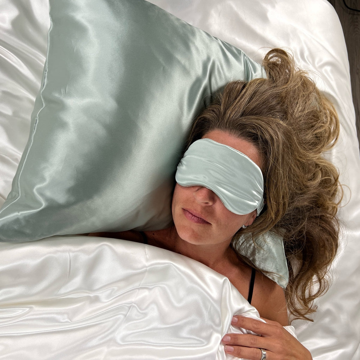 22 Momme Silk Pillowcase &amp; Sleep Mask Gift Set - Sage