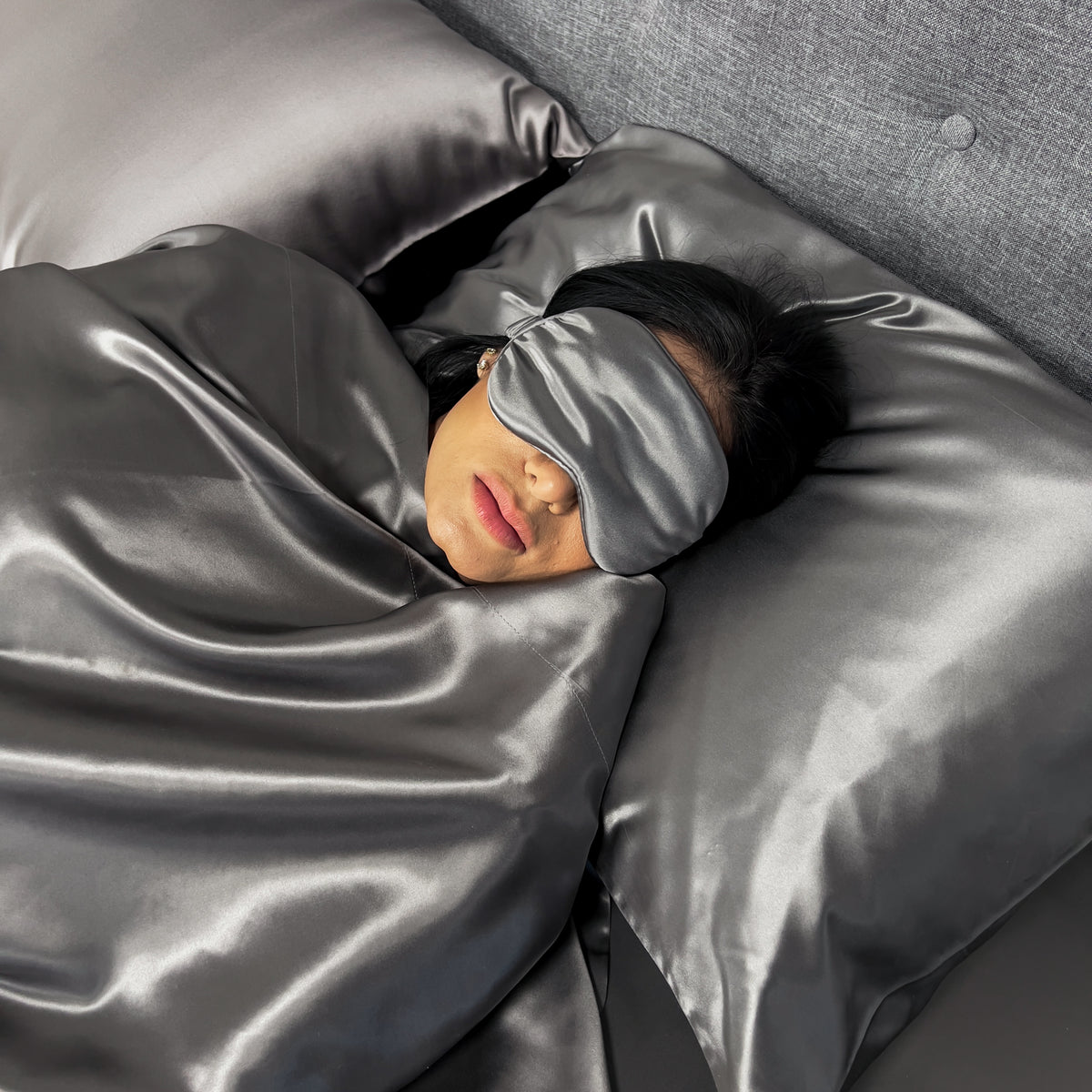 22 Momme Silk Pillowcase &amp; Sleep Mask Gift Set - Gunmetal