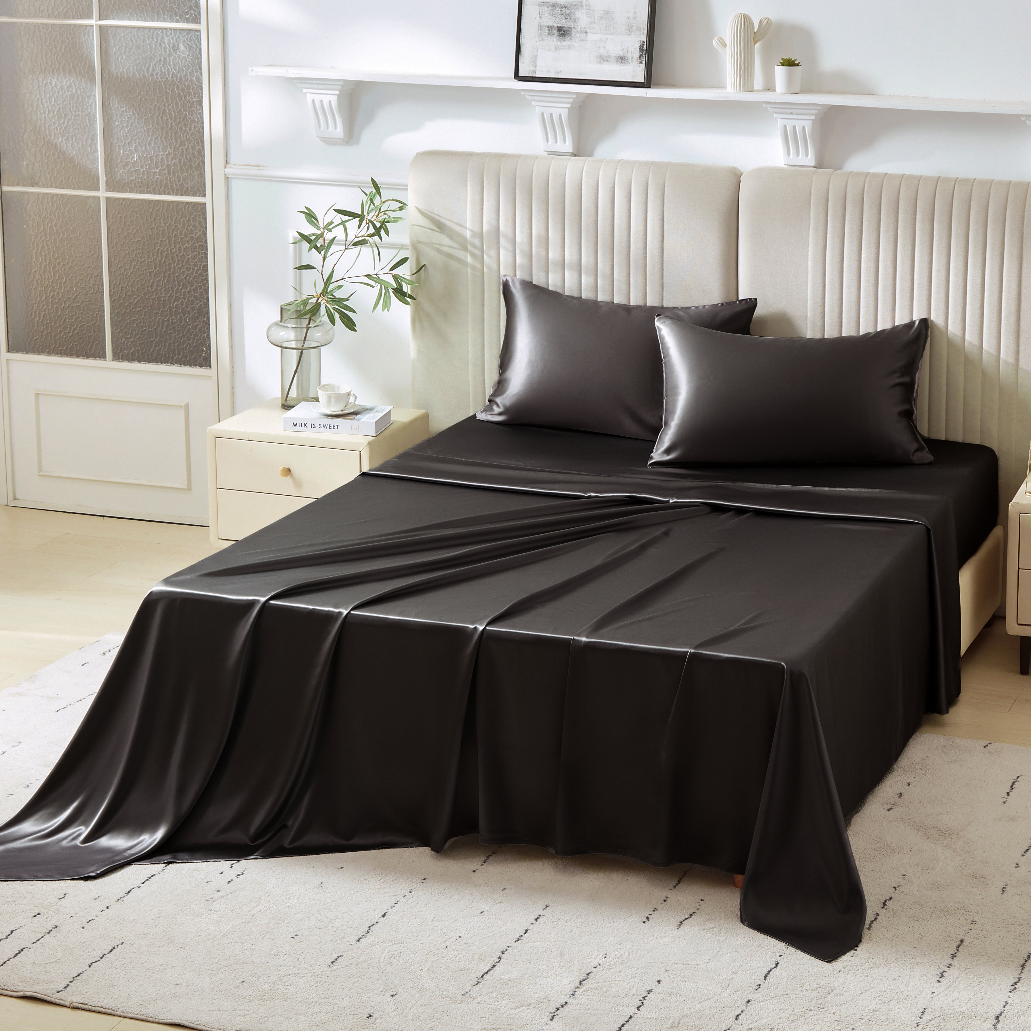 22 Momme Black Mulberry Silk Sheet Set | Hypoallergenic