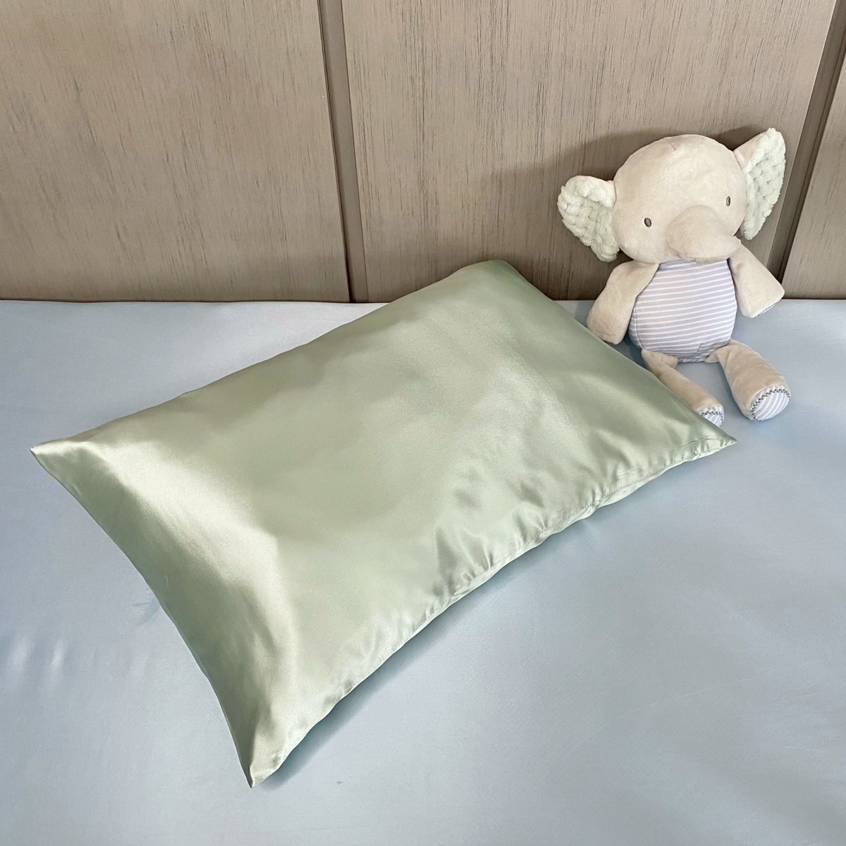 Pure Silk Toddler Pillowcase - Goodnight Green