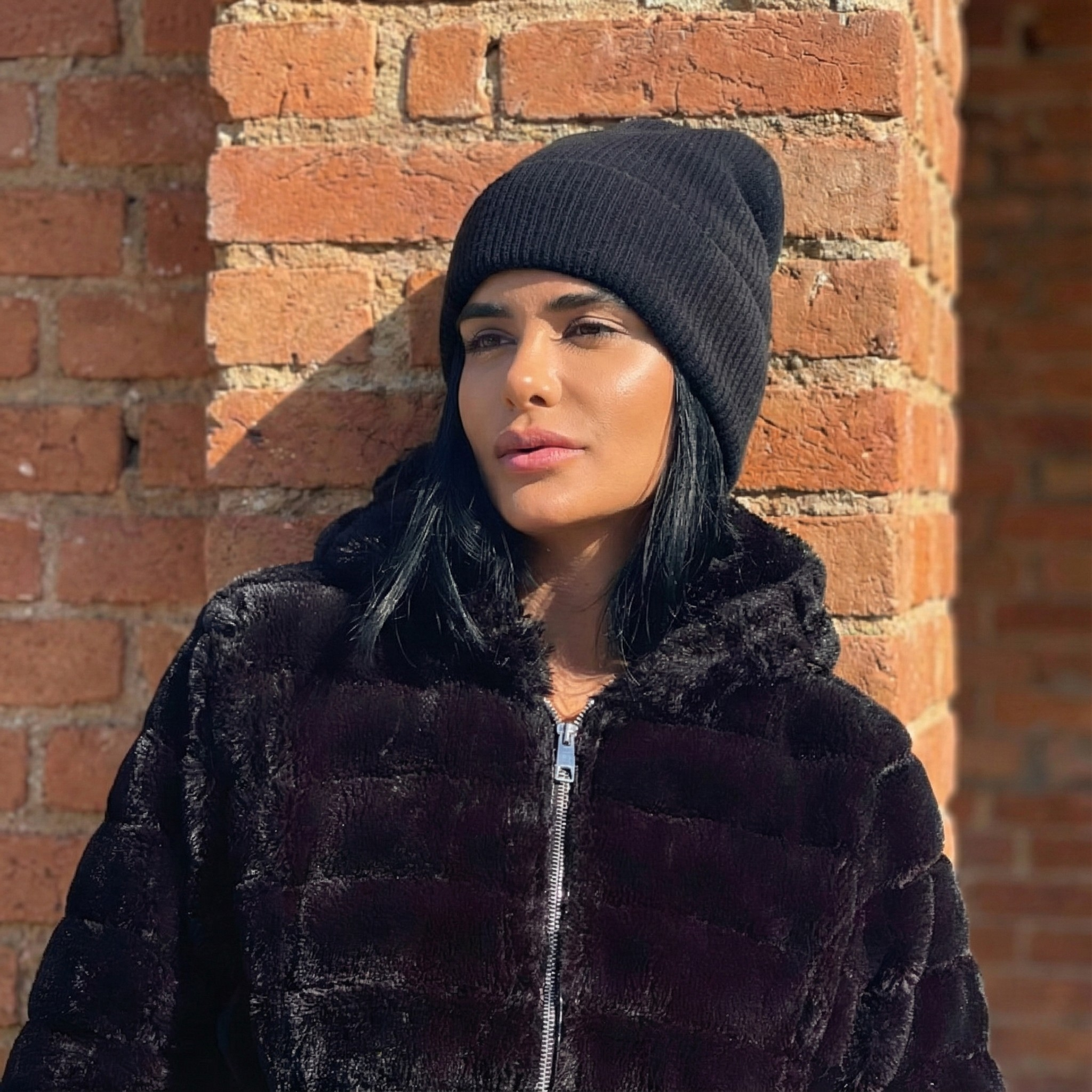 Luxury Silk-Lined Cashmere & Merino Wool Winter Beanie | Black