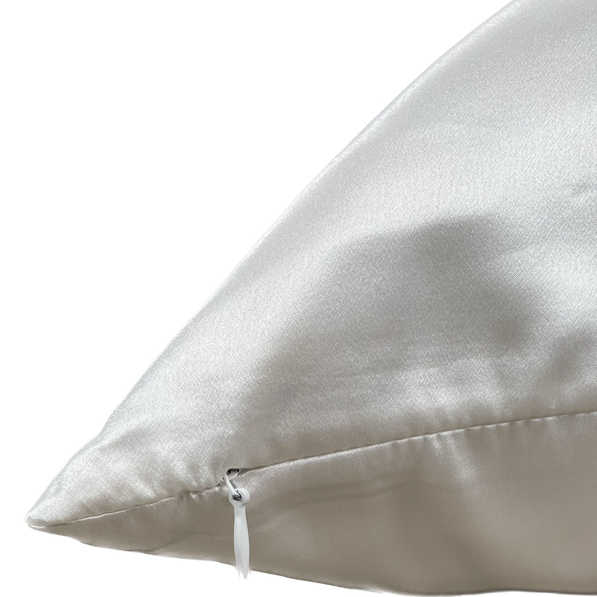 Zipper closure for a Tropical Palms Silk Pillowcase from Mulberry Park Silks